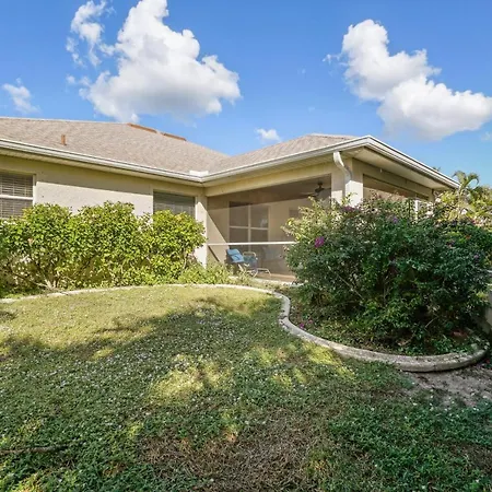 Pet-Friendly Cape Coral Retreat With Screened Porch!
